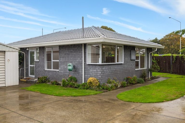 Photo of property in 2/15 Dumfries Drive, Hei Hei, Christchurch, 8042