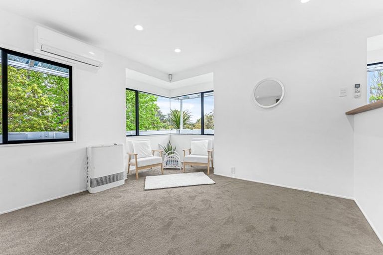 Photo of property in 18 Lanham Lane, Massey, Auckland, 0614
