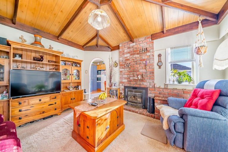 Photo of property in 44 Sunny Grove, Wainuiomata, Lower Hutt, 5014