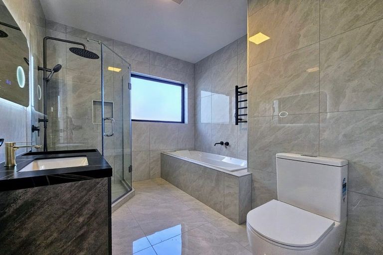 Photo of property in 25c Jandell Crescent, Bucklands Beach, Auckland, 2014