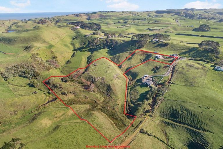 Photo of property in 50 Binns Road, Karioitahi, Waiuku, 2683