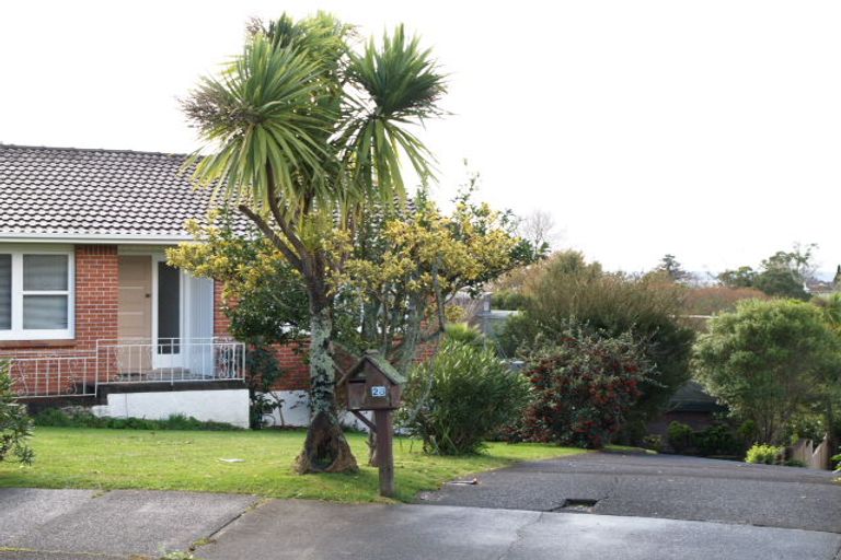 Photo of property in 28 Kayeleen Place, Cockle Bay, Auckland, 2014