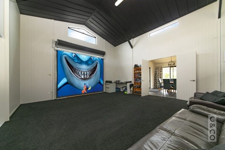 Photo of property in 73c Oraha Road, Kumeu, 0892