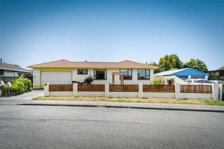 Photo of property in 121 Denise Crescent, Hornby, Christchurch, 8042