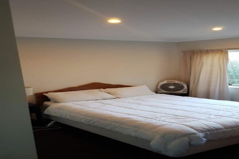 Photo of property in 16 Pono Place, Waiuku, 2123