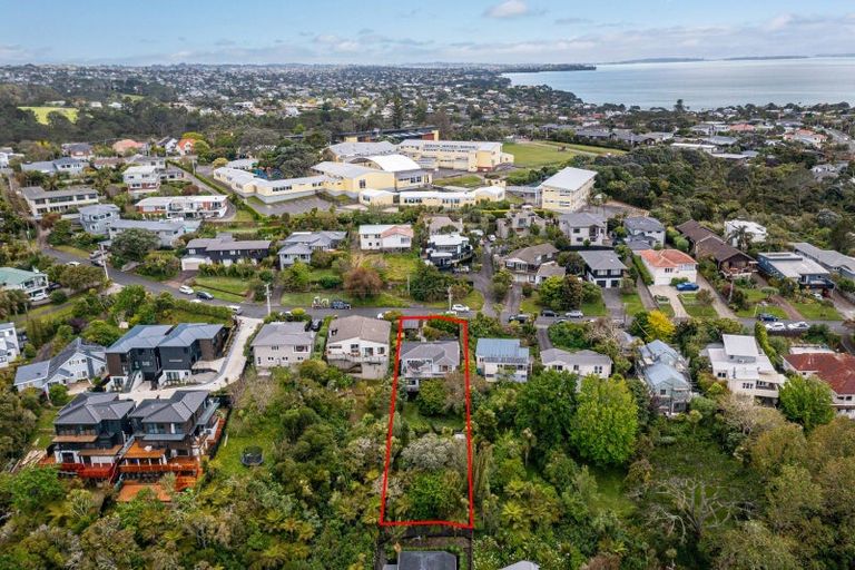 Photo of property in 40 Peter Terrace, Castor Bay, Auckland, 0620
