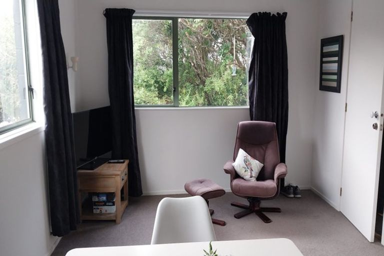 Photo of property in 52 The Track, Plimmerton, Porirua, 5026