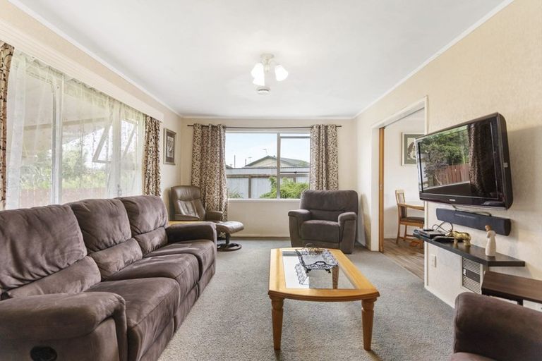 Photo of property in 8 Harrier Place, Papakura, 2110