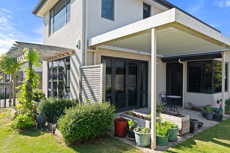 Photo of property in 75 Sarabande Avenue, Redwood, Christchurch, 8051