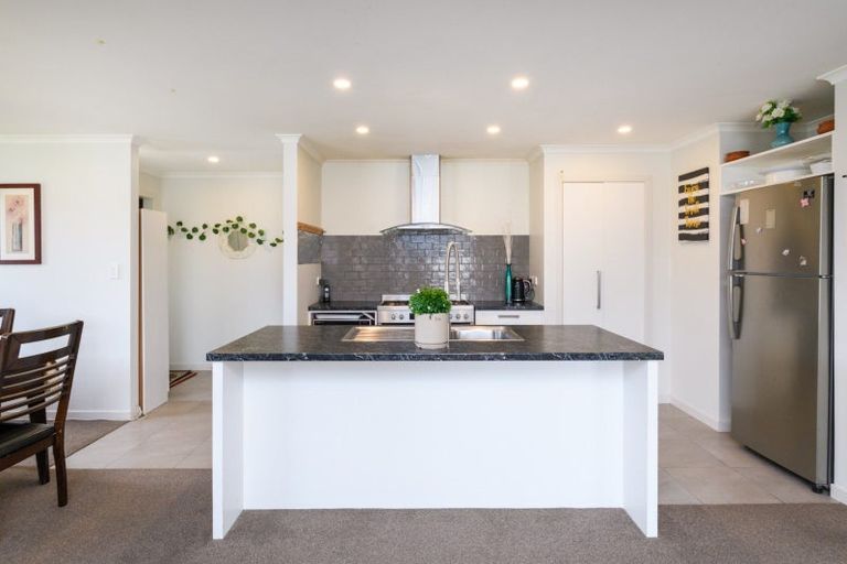 Photo of property in 12 Gibraltar Way, Fitzherbert, Palmerston North, 4410