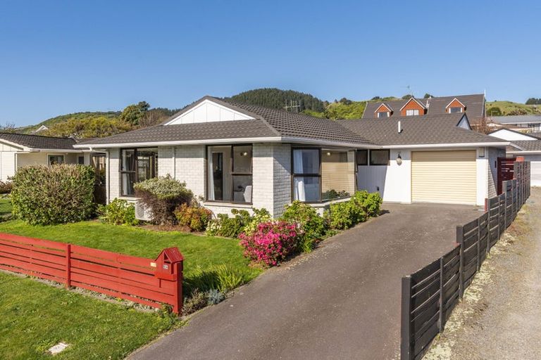 Photo of property in 16a Awatea Avenue, Paraparaumu, 5032