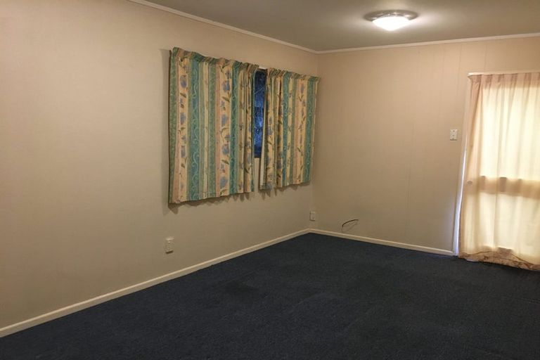 Photo of property in 9 Micawber Place, Mellons Bay, Auckland, 2014