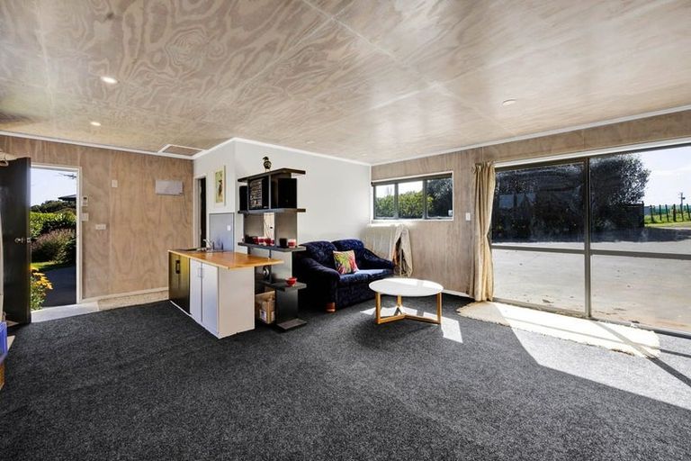 Photo of property in 114 Ackworth Road, Lepperton, New Plymouth, 4373