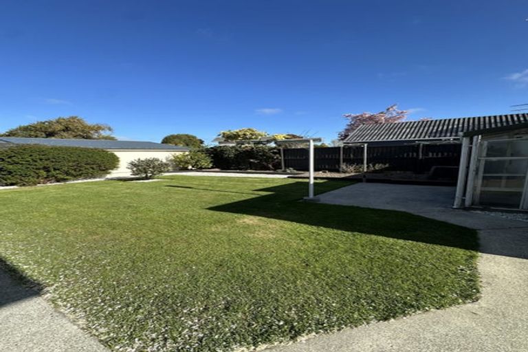 Photo of property in 19 Talltree Avenue, Avonhead, Christchurch, 8042