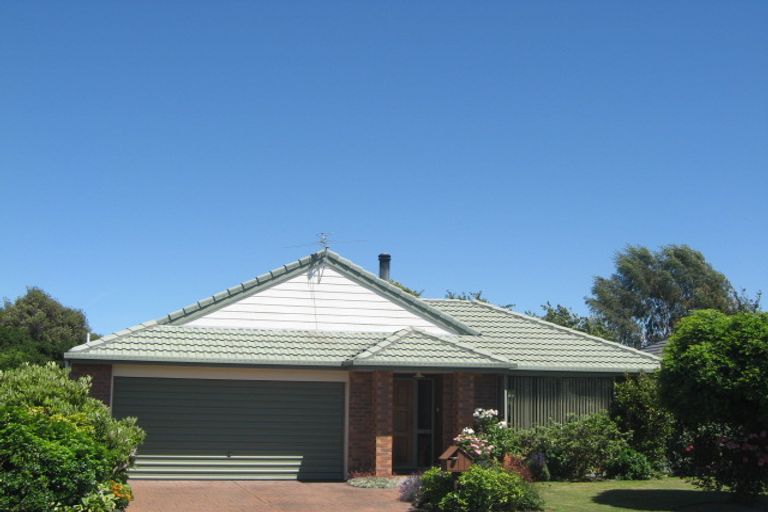 Photo of property in 10 Mull Place, Broomfield, Christchurch, 8042