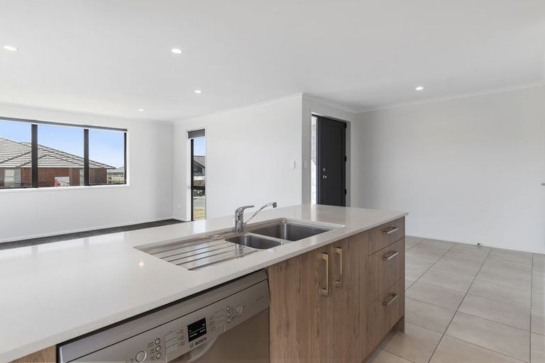 Photo of property in 78 Bert Wall Drive, Omokoroa, 3114