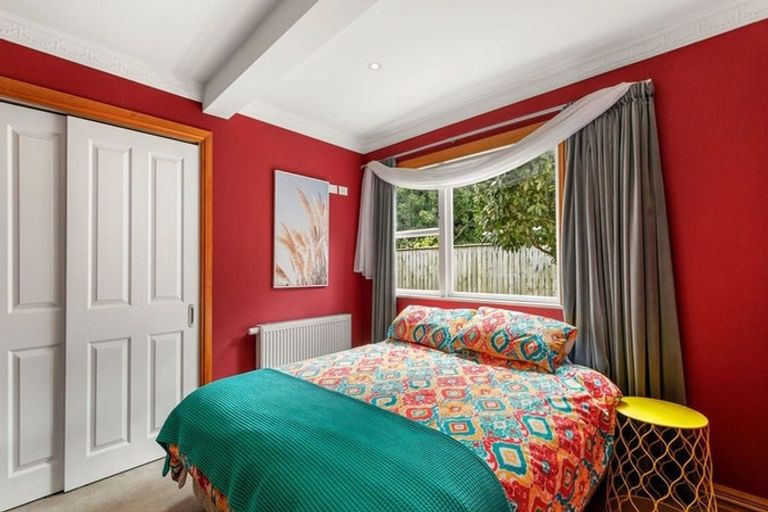 Photo of property in 327 Main Road, Tawa, Wellington, 5028