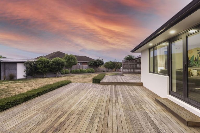 Photo of property in 10 Epping Place, Burnside, Christchurch, 8053