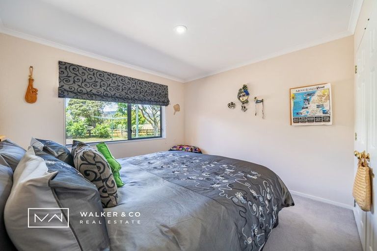 Photo of property in 15 Malcolm Gillies Grove, Totara Park, Upper Hutt, 5018
