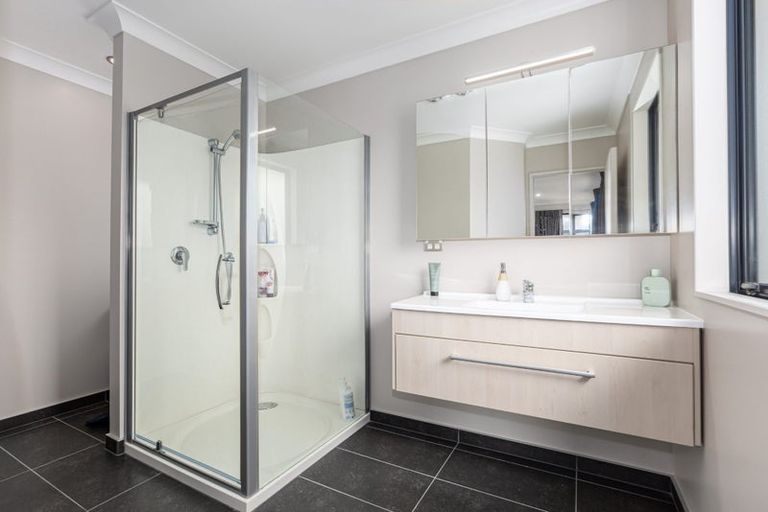 Photo of property in 114 Navigation Drive, Whitby, Porirua, 5024