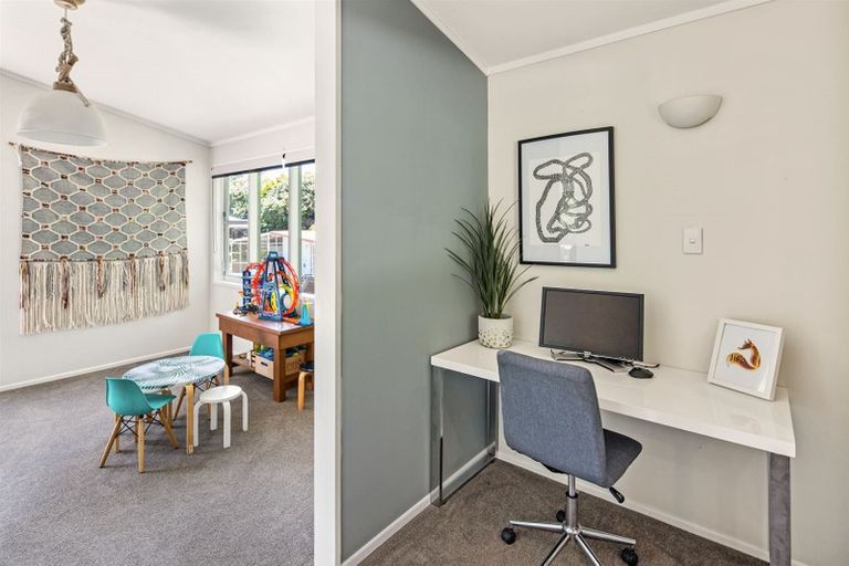 Photo of property in 1 Goddard Grove, Churton Park, Wellington, 6037