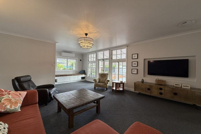 Photo of property in 6 Second Avenue, Avenues, Whangarei, 0110