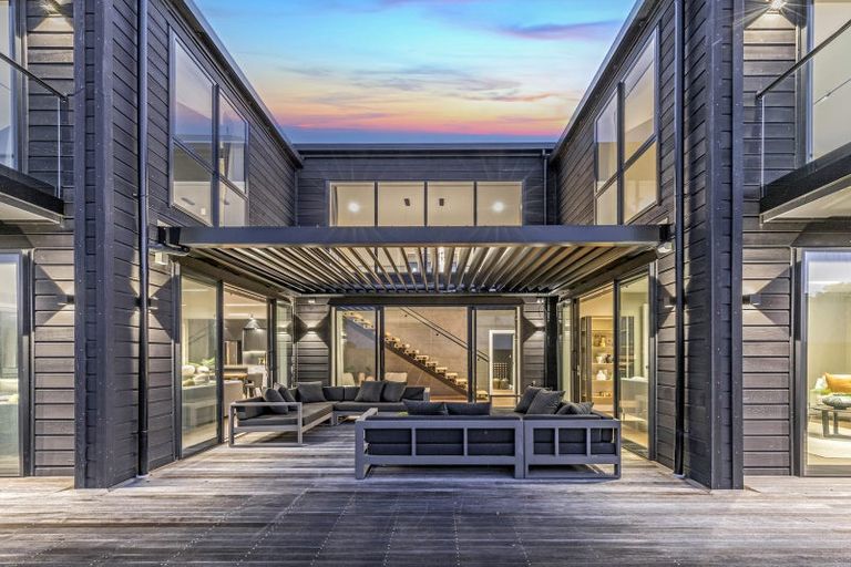 Photo of property in 1a Tiri Road, Takapuna, Auckland, 0620