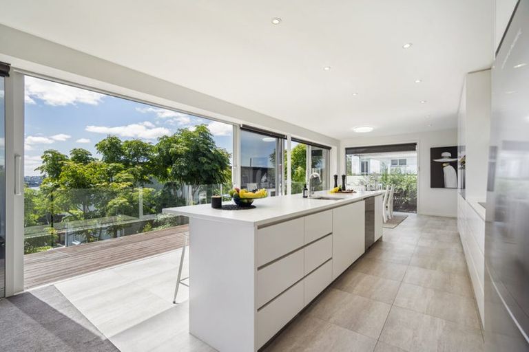 Photo of property in 1/14 Rothesay Bay Road, Rothesay Bay, Auckland, 0630