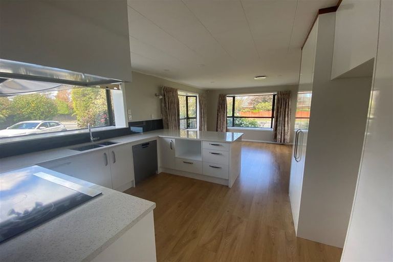 Photo of property in 15 Greers Road, Ilam, Christchurch, 8041