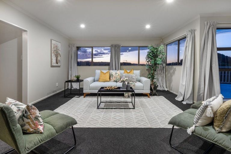 Photo of property in 30 Kinloch Place, Papakowhai, Porirua, 5024