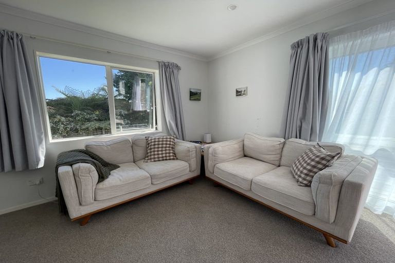 Photo of property in 121 Brian Crescent, Stanmore Bay, Whangaparaoa, 0932