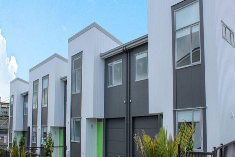 Photo of property in 1 Gallipoli Place, Flat Bush, Auckland, 2019