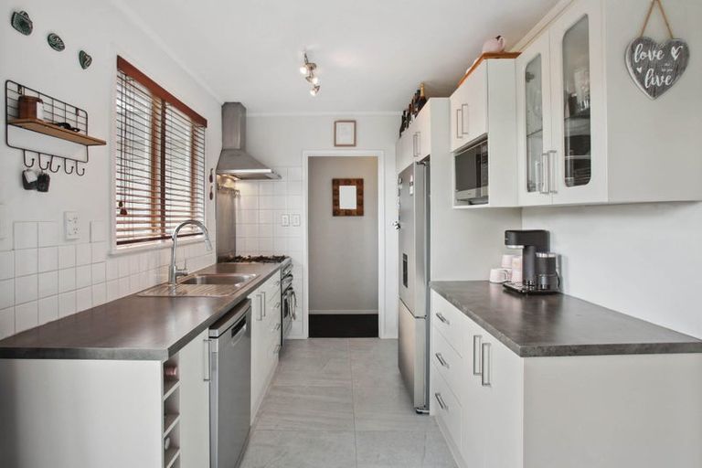 Photo of property in 47 Universal Drive, Henderson, Auckland, 0610