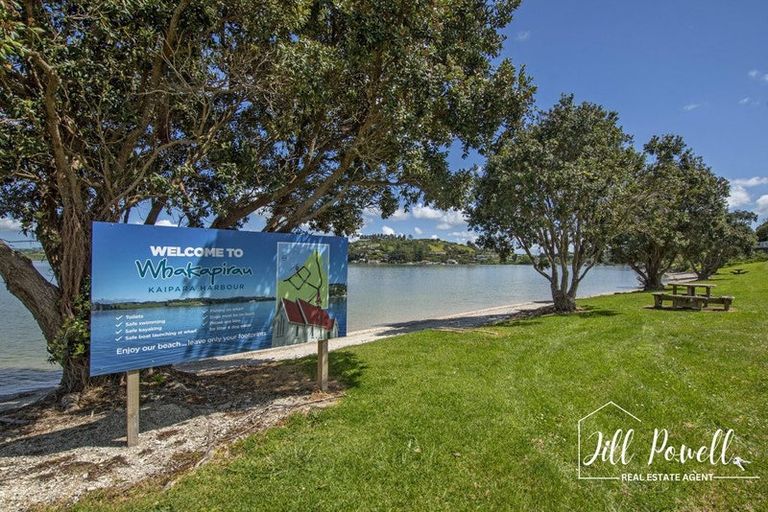 Photo of property in 36 Kilbraugh Street, Whakapirau, Maungaturoto, 0583