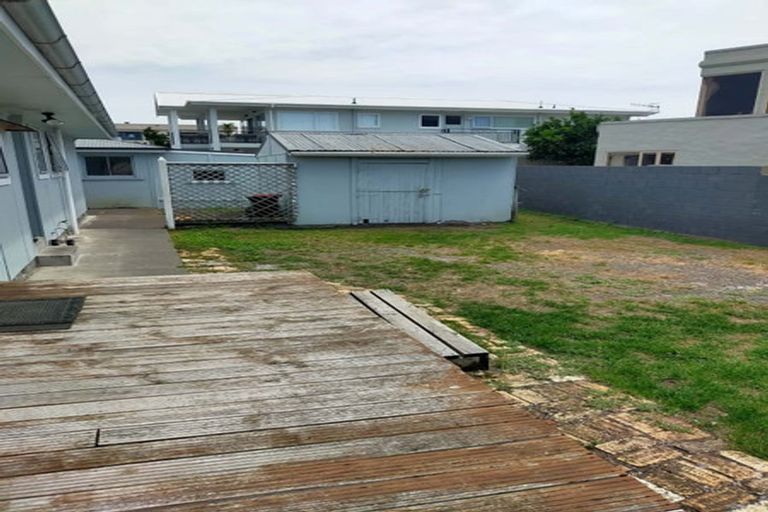 Photo of property in 16 Meeanee Quay, Westshore, Napier, 4110