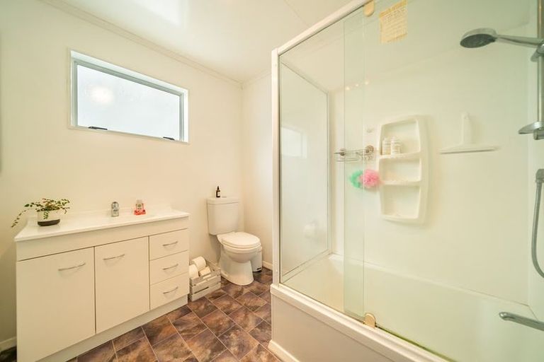 Photo of property in 3 Malone Road, Waterloo, Lower Hutt, 5011