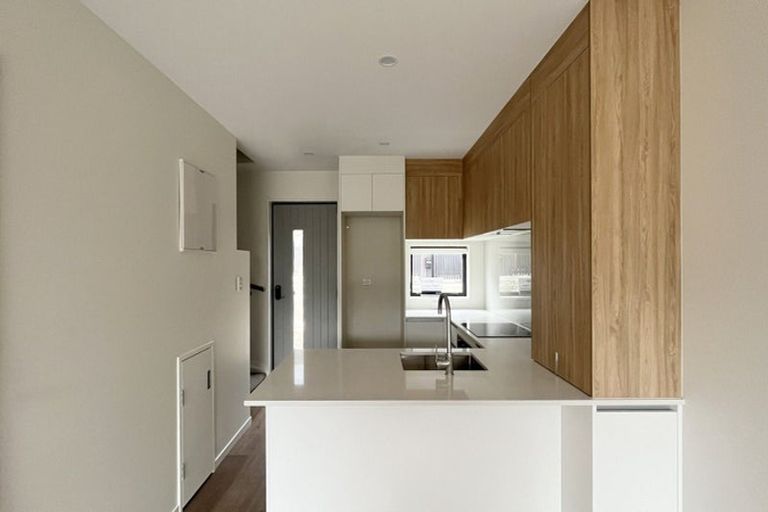 Photo of property in 4/474 West Coast Road, Glen Eden, Auckland, 0602