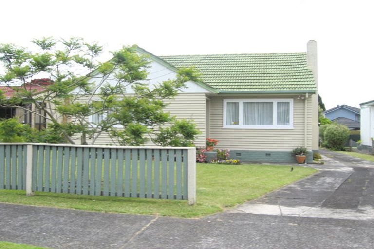 Photo of property in 43 Shortt Avenue, Mangere Bridge, Auckland, 2022