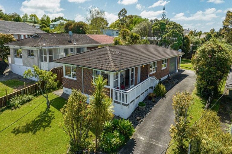 Photo of property in 40 Divich Avenue, Te Atatu South, Auckland, 0610