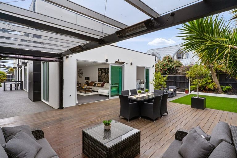 Photo of property in 19a Devonport Lane, St Albans, Christchurch, 8014