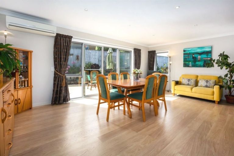 Photo of property in 7 Tasman Close, Aotea, Porirua, 5024