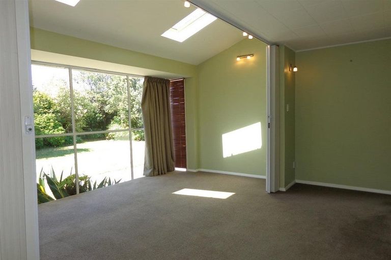Photo of property in 35 Lochee Road, Upper Riccarton, Christchurch, 8041