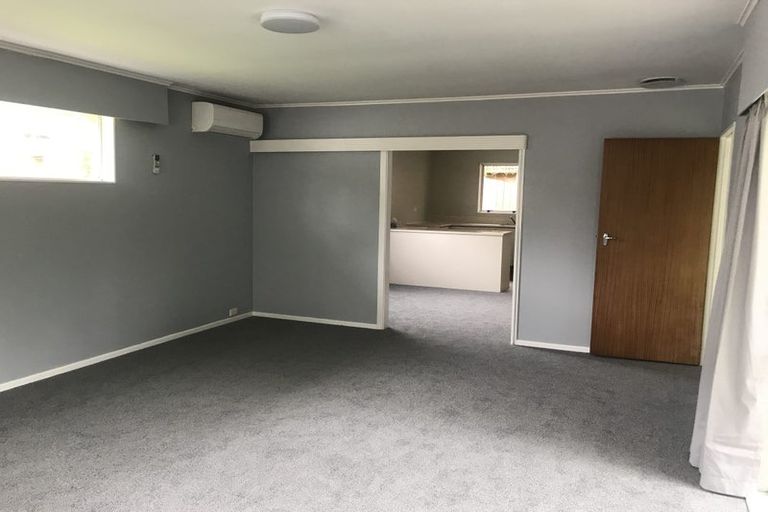 Photo of property in 3 Cyril Way, Paparangi, Wellington, 6037