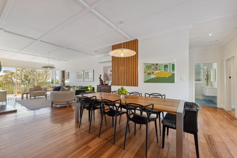 Photo of property in 122 Pendarves Street, New Plymouth, 4312