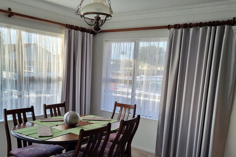 Photo of property in 3 Nursery Place, Westown, New Plymouth, 4310