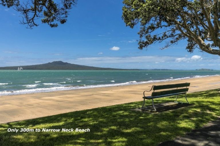 Photo of property in 1/24 Seabreeze Road, Narrow Neck, Auckland, 0624