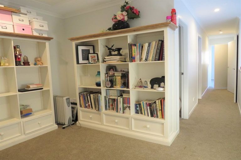 Photo of property in 8 Frank Gill Road, Hobsonville, Auckland, 0616