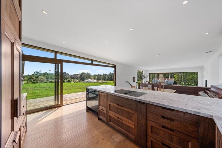 Photo of property in 121a Pomona Road, Kumeu, 0891