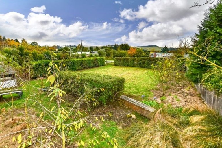 Photo of property in 3072 Coaltrack Road, Coalgate, 7673