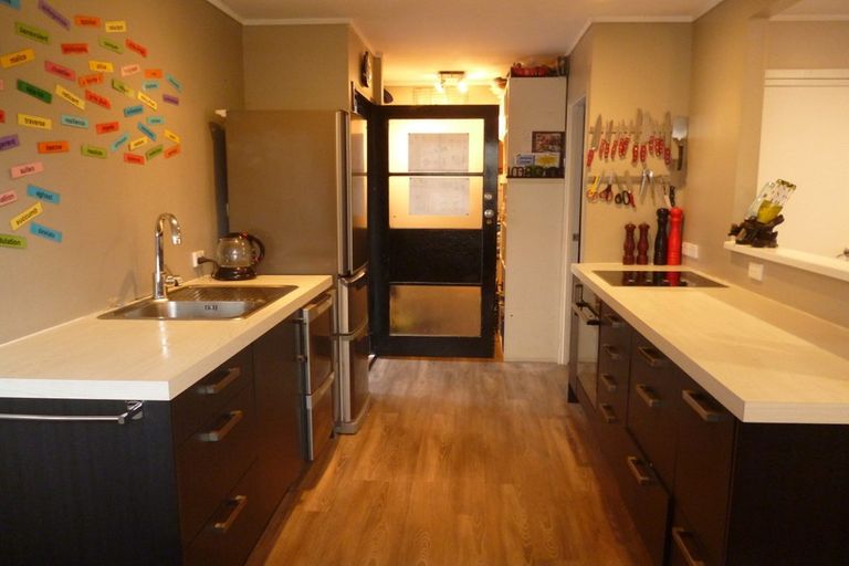 Photo of property in 57 Lavery Place, Sunnynook, Auckland, 0632